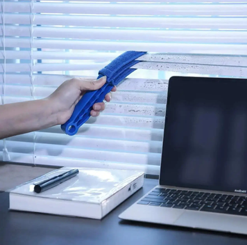 Щітка для чищення віконних жалюзі Window Blind Cleaner Duster Brush 0240 фото