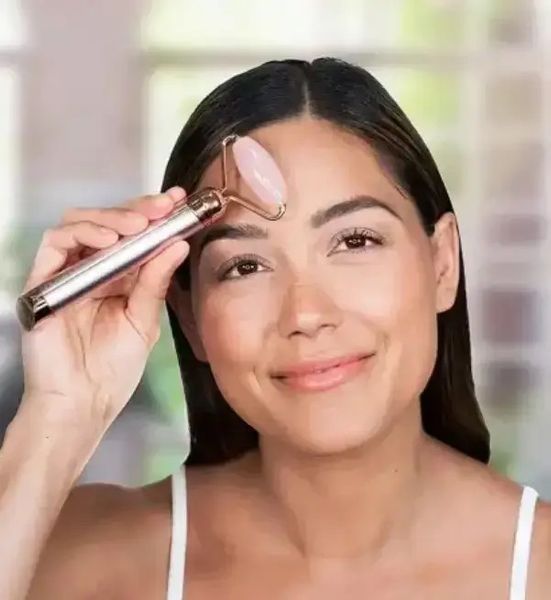 Роликовий масажер Flawless Contour вібраційний для обличчя та шиї рожевий з двома насадками компактний 0825 фото