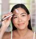 Роликовий масажер Flawless Contour вібраційний для обличчя та шиї рожевий з двома насадками компактний 0825 фото 4