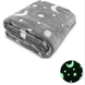 Плед дитячий Magic Blanket "Місяць + зірки" світиться в темряві (150х200 см), Сірий 0610 фото 4