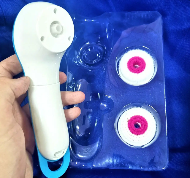 Електрична щітка для глибокого очищення та масажу обличчя Spin Spa 399 0690 фото