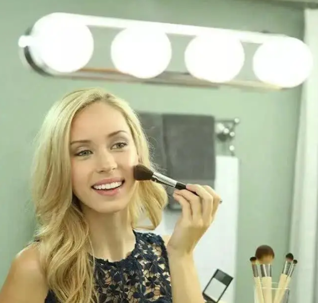 Світлодіодна лампа на дзеркало для макіяжу Studio Glow Make-up Lighting 0069 фото