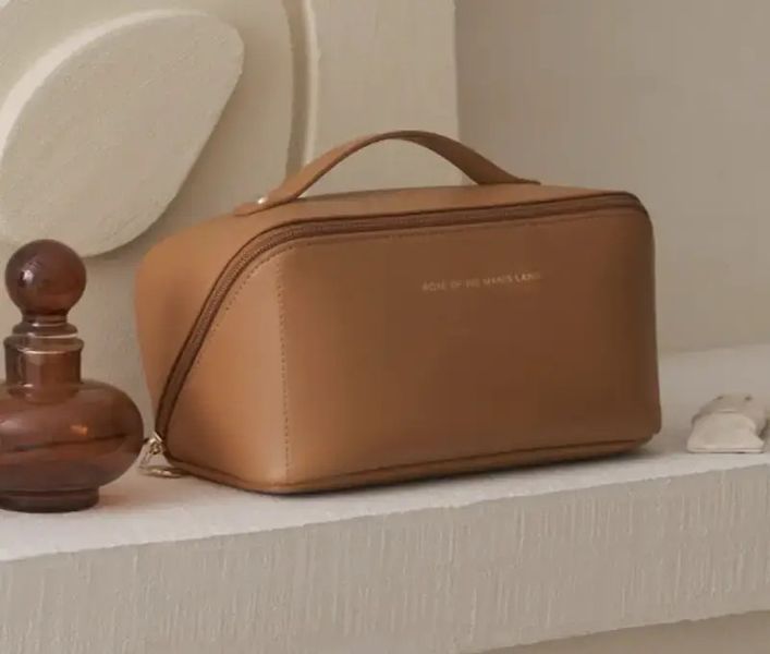 Косметичка MAKE UP BAG Brown для зберігання косметичних засобів у стильному дизайні 0790 фото