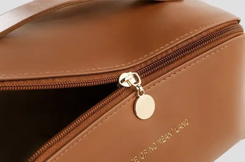 Косметичка MAKE UP BAG Brown для зберігання косметичних засобів у стильному дизайні 0790 фото